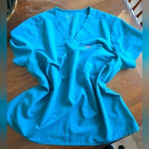 Figs Catarina One Pocket Scrub Top